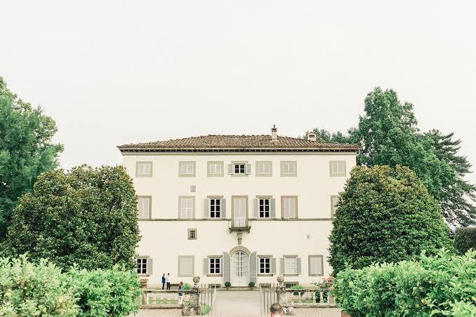Villa Grabau garden approach for a Tuscany wedding